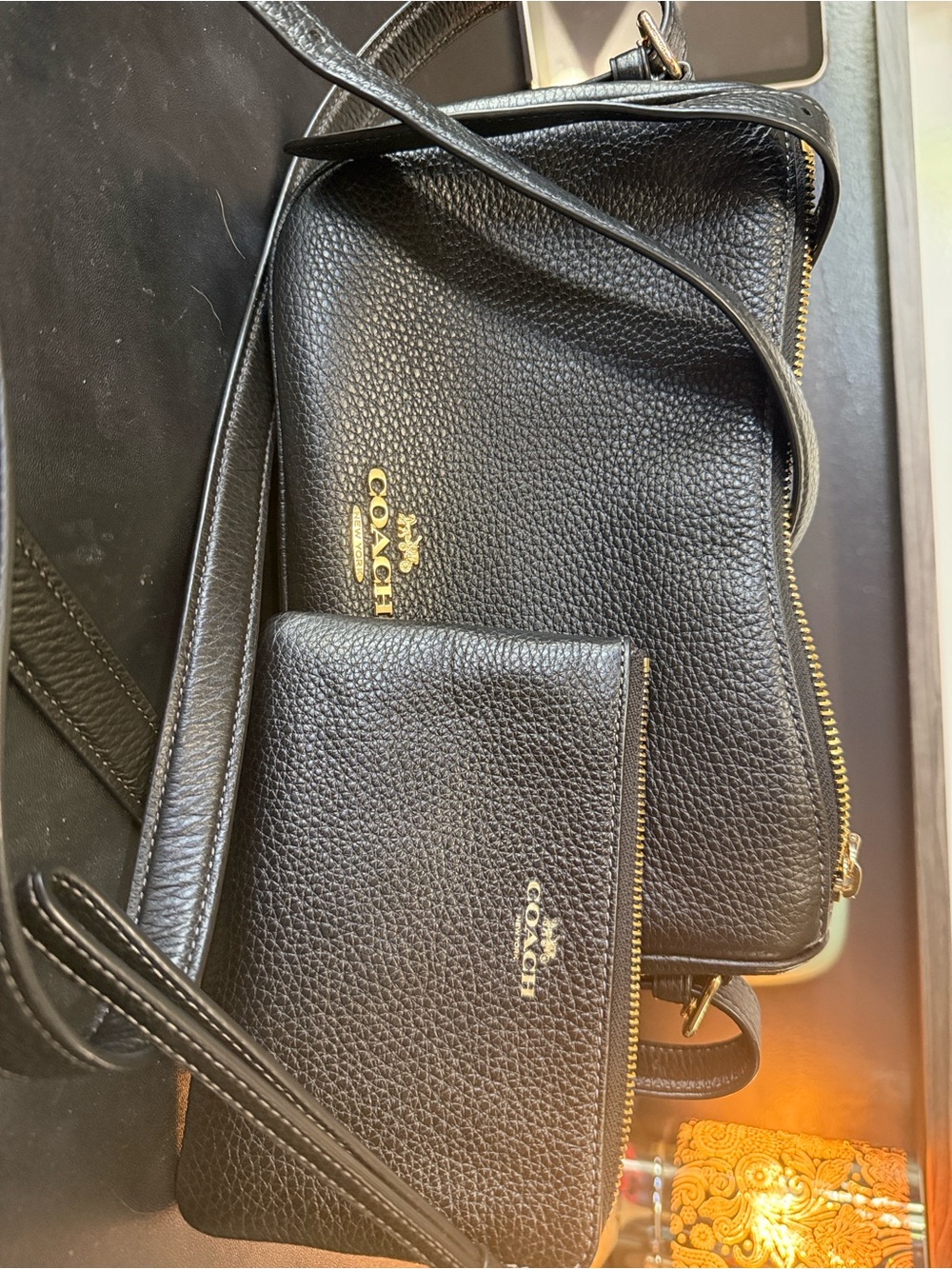 Coach black pebble leather crossbody/shoulder bag w/ wristlet - Picture 2 of 7
